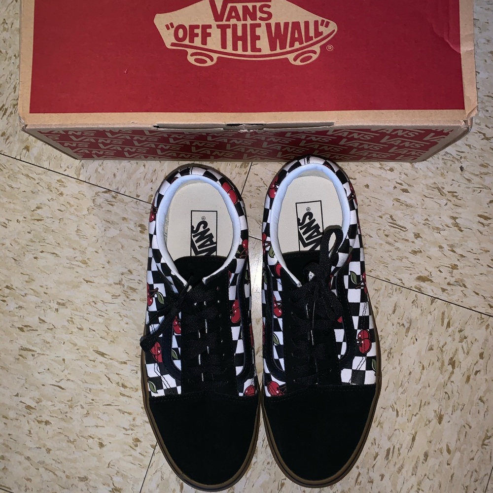 Cherry Vans 😎
